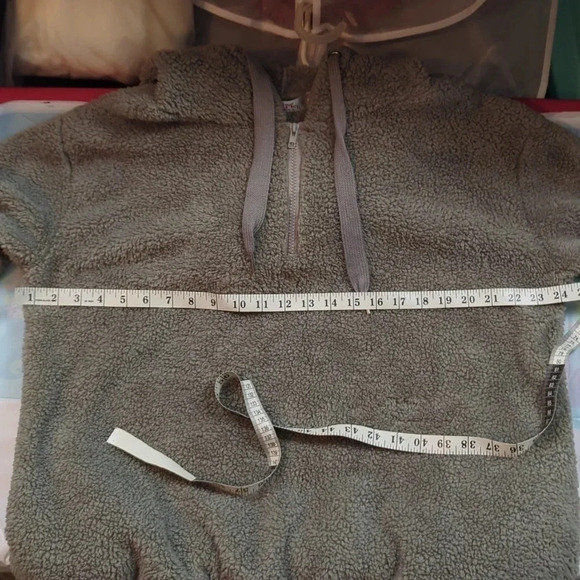 Reach Me Pullover. XL. - Picture 7 of 8